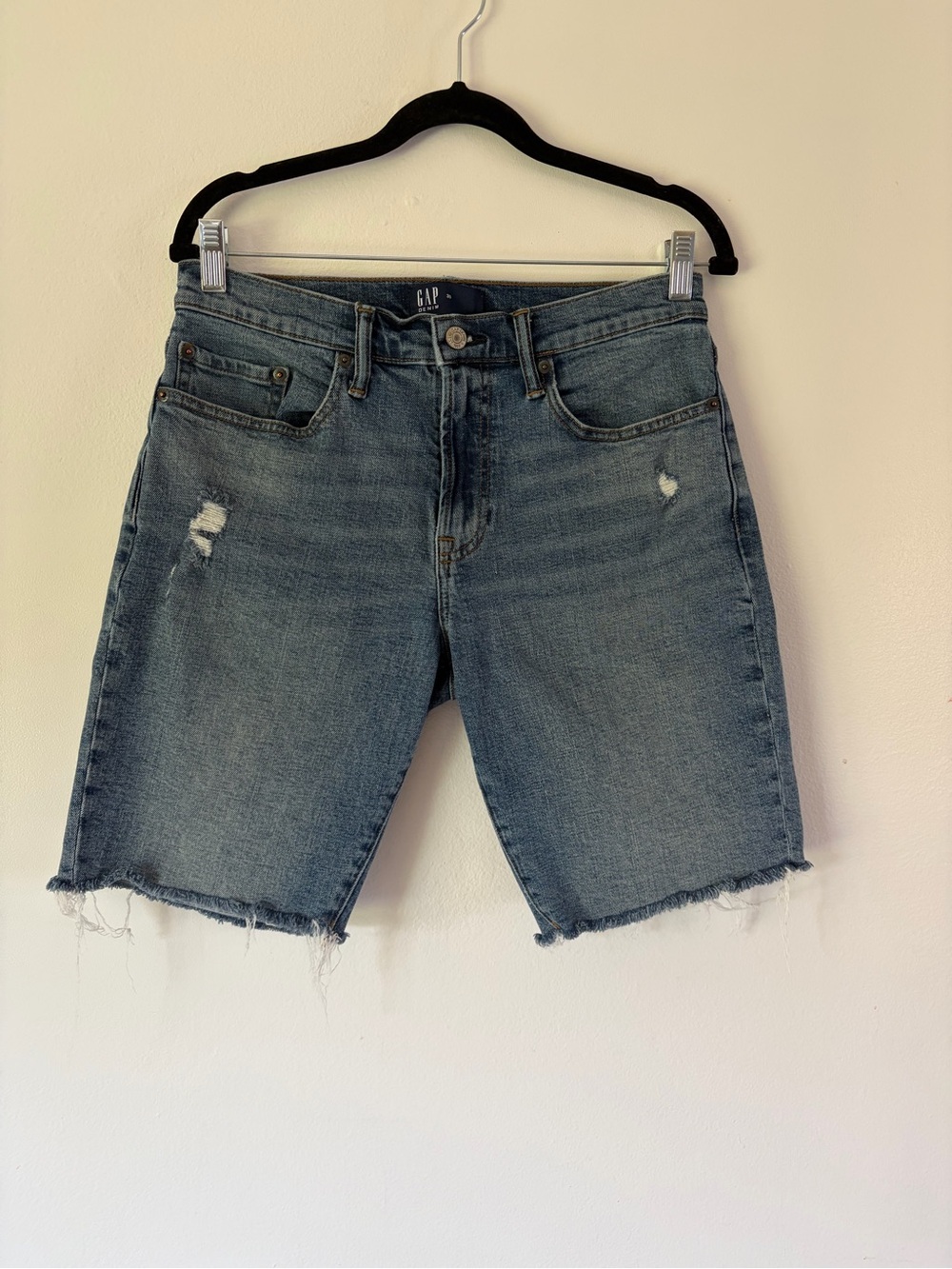 Gap Cut Off Denim Long Jean Shorts In Medium Destroy Size 30‎